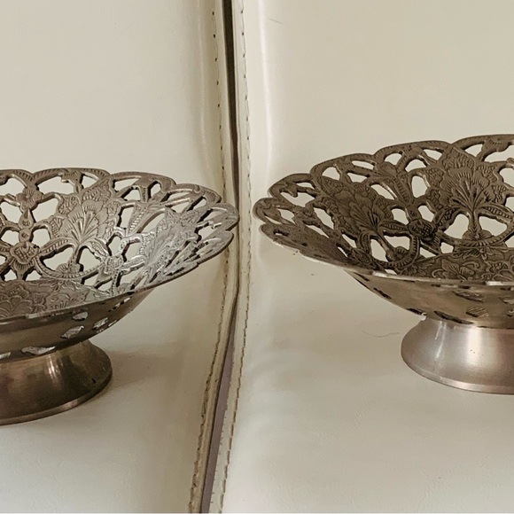 2 silver color metal bowls - Picture 7 of 9